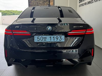 صورة 3 لـ 2025 BMW I5
