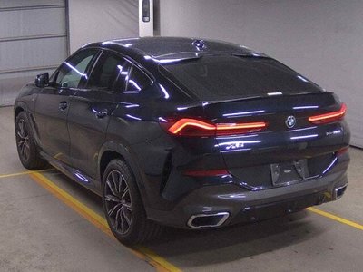 2021 BMW X6 照片 2