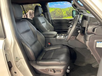 TOYOTA LAND CRUISER 250 - 8