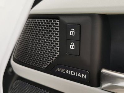 LAND ROVER DEFENDER - 10