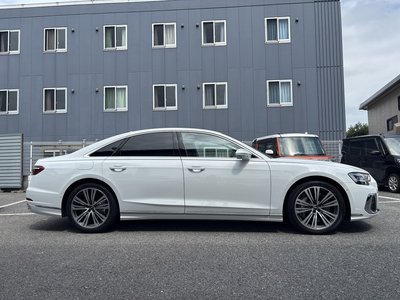2022 AUDI A8 photo 9
