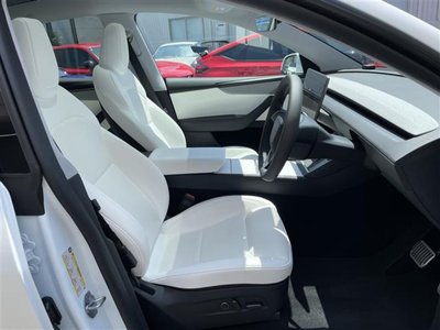 TESLA MODEL Y - 10
