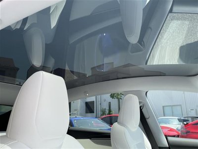 TESLA MODEL Y - 5