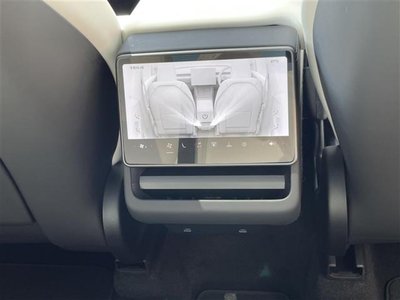 TESLA MODEL Y - 9