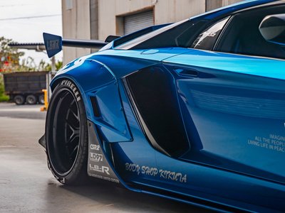 2018 Lamborghini AVENTADOR — миниатюра 23