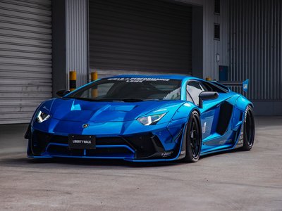 LAMBORGHINI AVENTADOR - 8