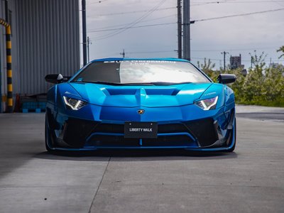 LAMBORGHINI AVENTADOR - 3