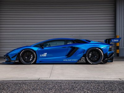 LAMBORGHINI AVENTADOR - 7