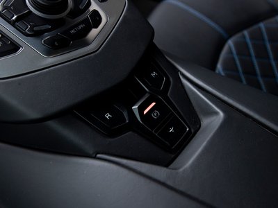 2018 Lamborghini AVENTADOR — миниатюра 45