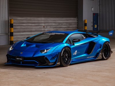 LAMBORGHINI AVENTADOR - 10
