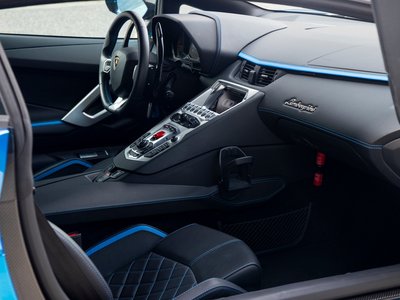 2018 Lamborghini AVENTADOR — миниатюра 40