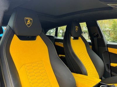 LAMBORGHINI URUS - 6