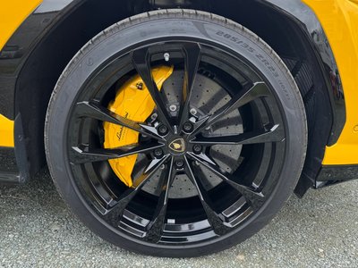 LAMBORGHINI URUS - 8