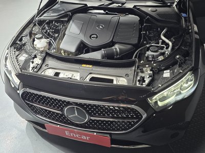 MERCEDES-BENZ E-CLASS - 7