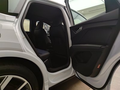 2026 AUDI Q4 SPORTBACK E-TRON — миниатюра 19