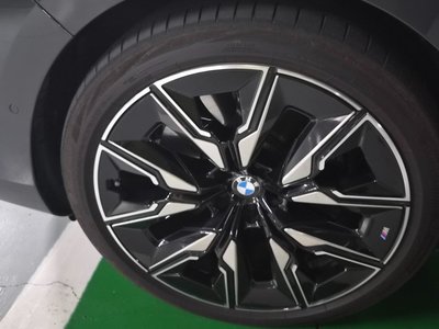 2025 BMW I7 — миниатюра 16