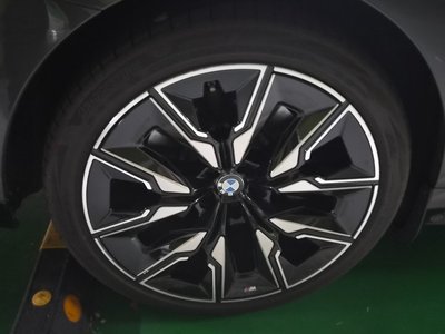 2025 BMW I7 — миниатюра 18