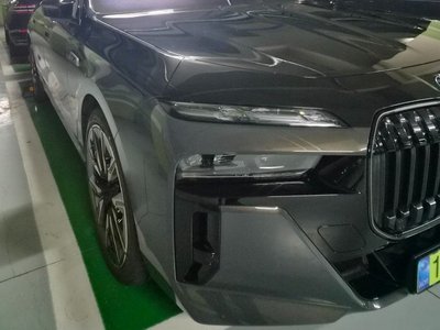 2025 BMW I7 — фото 4