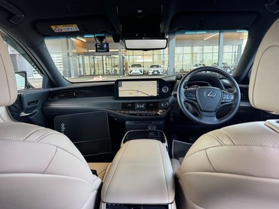 2021 Lexus LS thumbnail 11