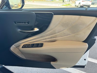 2021 Lexus LS thumbnail 25
