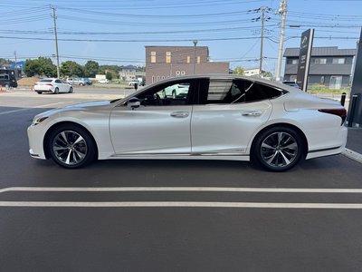 2021 Lexus LS photo 7