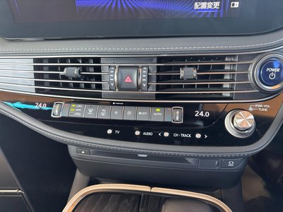 2021 Lexus LS thumbnail 16