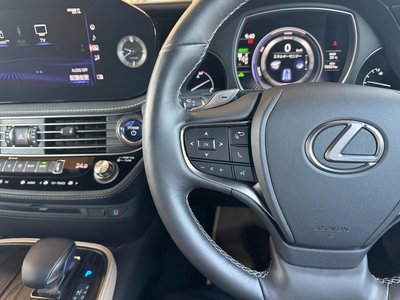 2021 Lexus LS thumbnail 20