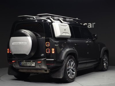 LAND ROVER DEFENDER - 4