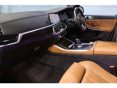 صورة 8 لـ 2019 BMW X5