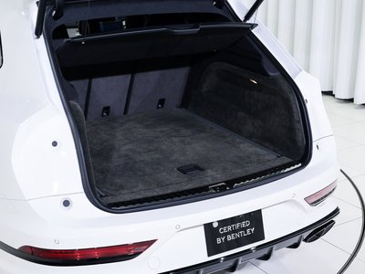 BENTLEY BENTAYGA - 8