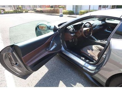 صورة مصغرة 24 لـ 2020 Ferrari 812 GTS