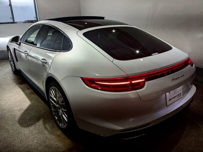 PORSCHE PANAMERA - 8