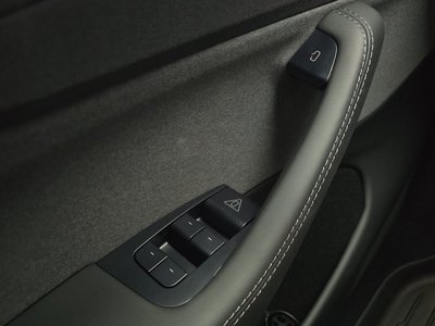 2025 Tesla MODEL Y thumbnail 28