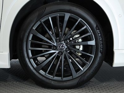 صورة مصغرة 7 لـ 2023 Lexus RX