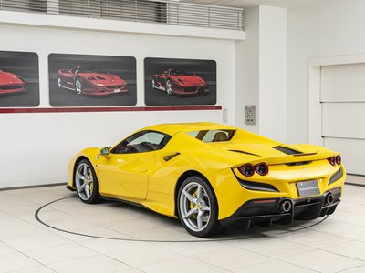 صورة 12 لـ 2020 Ferrari F8 SPIDER