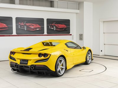 صورة 13 لـ 2020 Ferrari F8 SPIDER