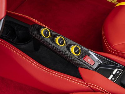 صورة 23 لـ 2020 Ferrari F8 SPIDER