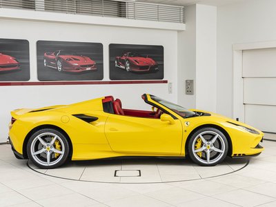FERRARI F8 SPIDER - 9