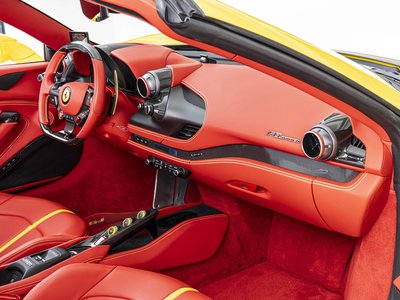 صورة 31 لـ 2020 Ferrari F8 SPIDER