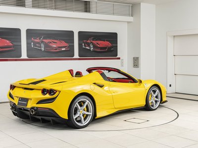 FERRARI F8 SPIDER - 10