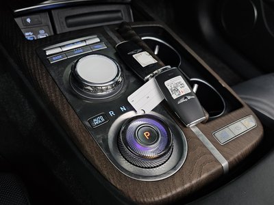GENESIS G80 (RG3) - 9