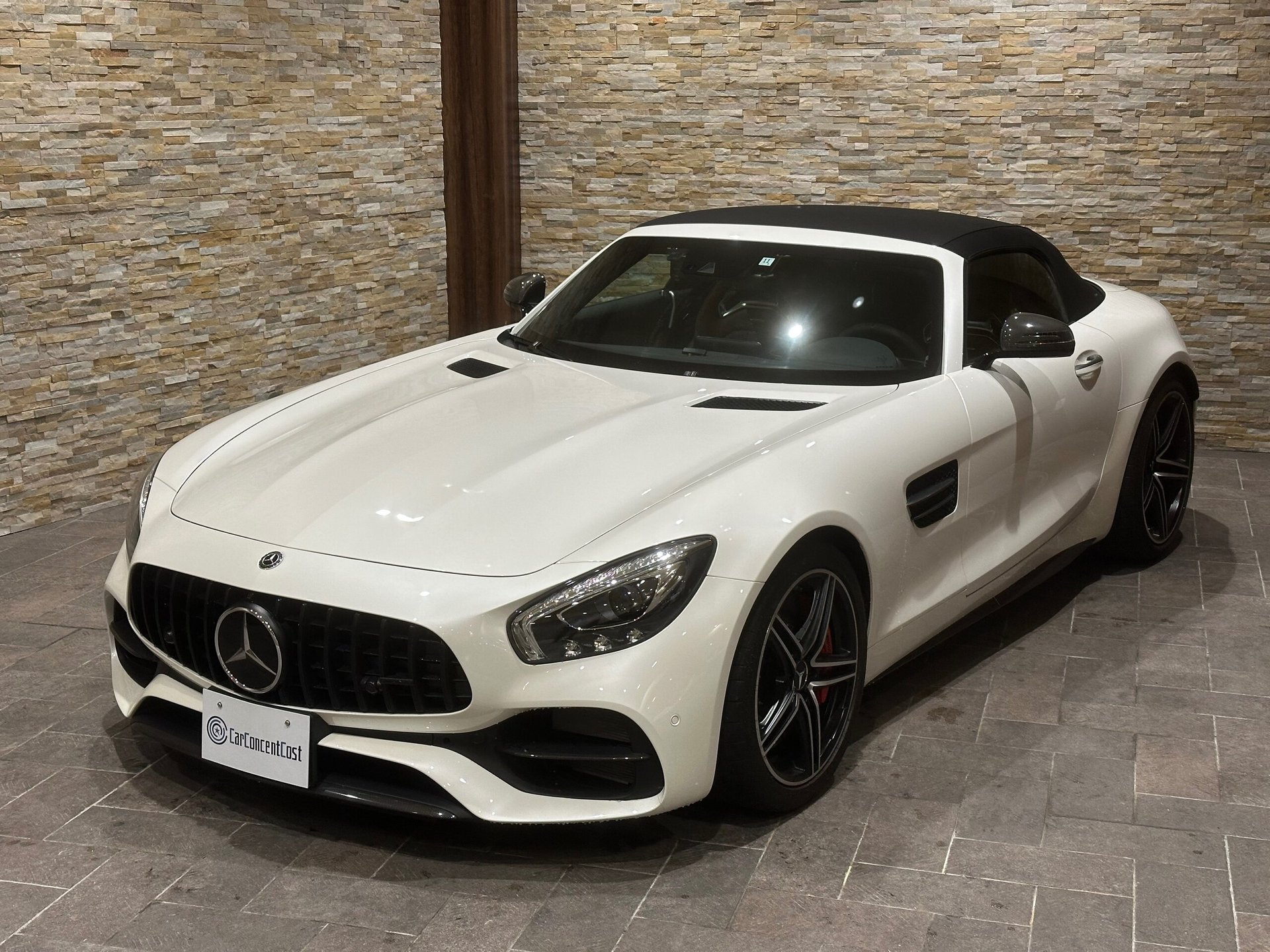 MERCEDES-BENZ GT AMG - View 1