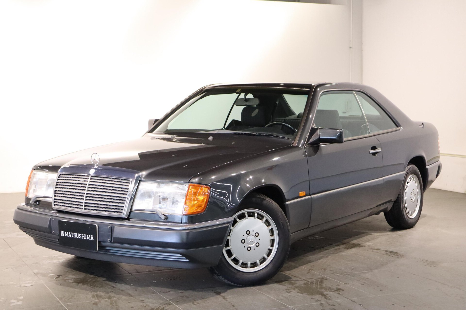 MERCEDES-BENZ MEDIUM-CLASS - View 1