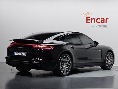 PORSCHE PANAMERA - 4