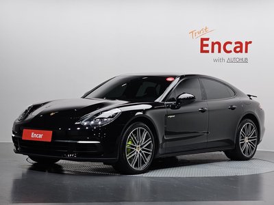 PORSCHE PANAMERA - 1