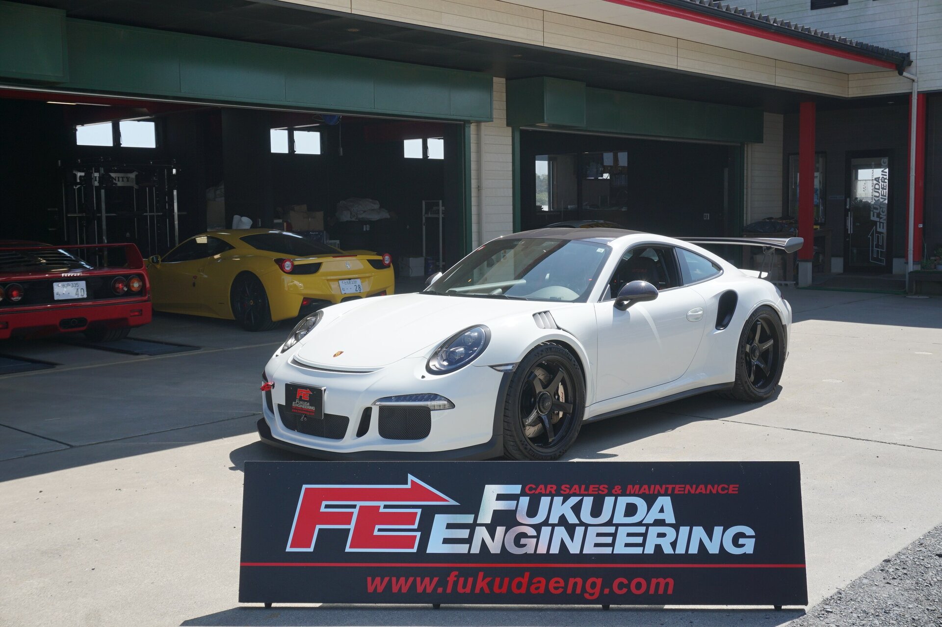 PORSCHE 911 - View 1