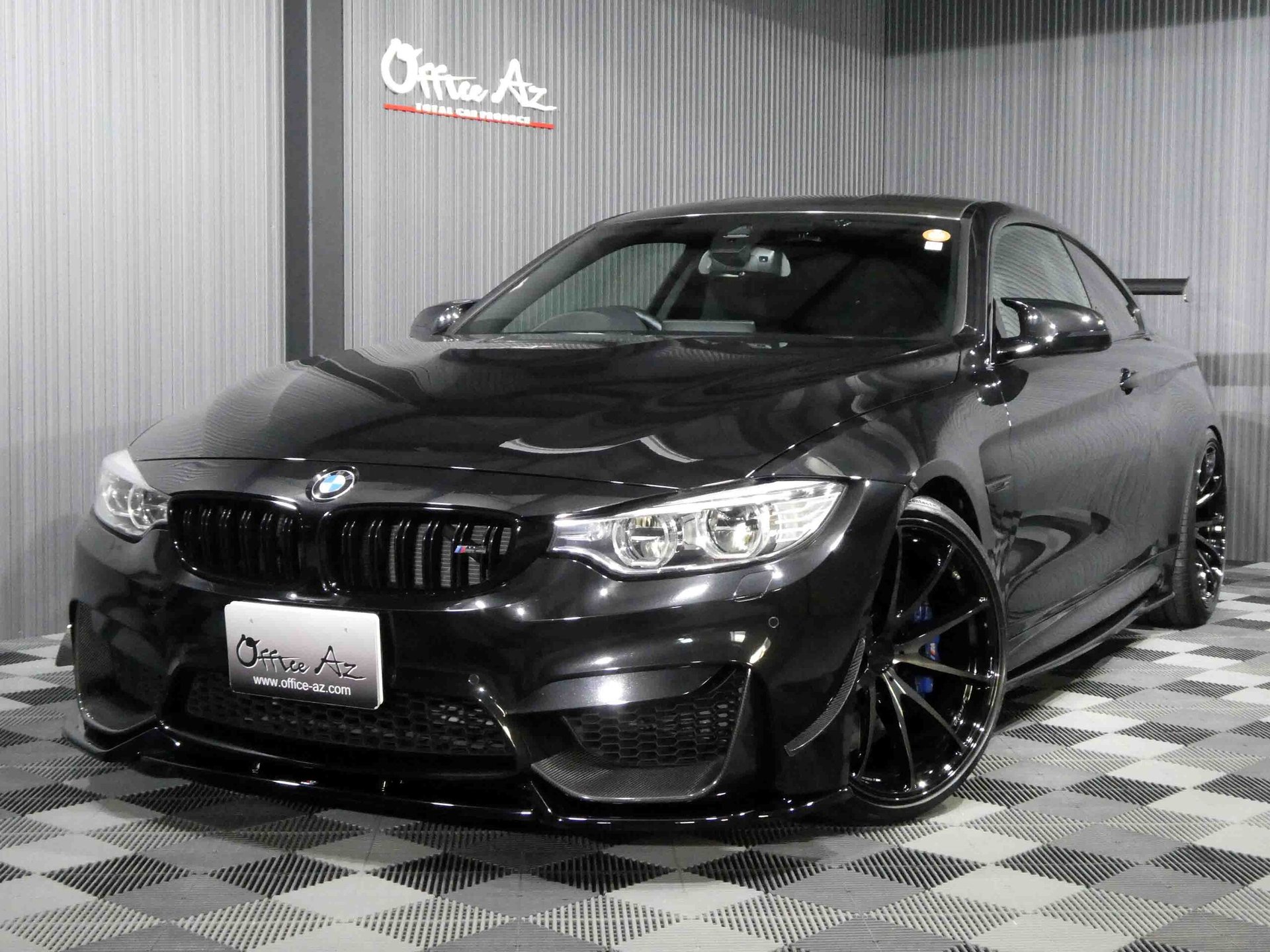 BMW M4 COUPE - View 1
