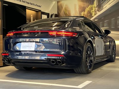 PORSCHE PANAMERA - 4