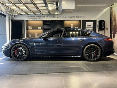 PORSCHE PANAMERA - 3