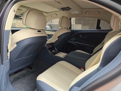 صورة 9 لـ 2025 Bentley FLYING SPUR